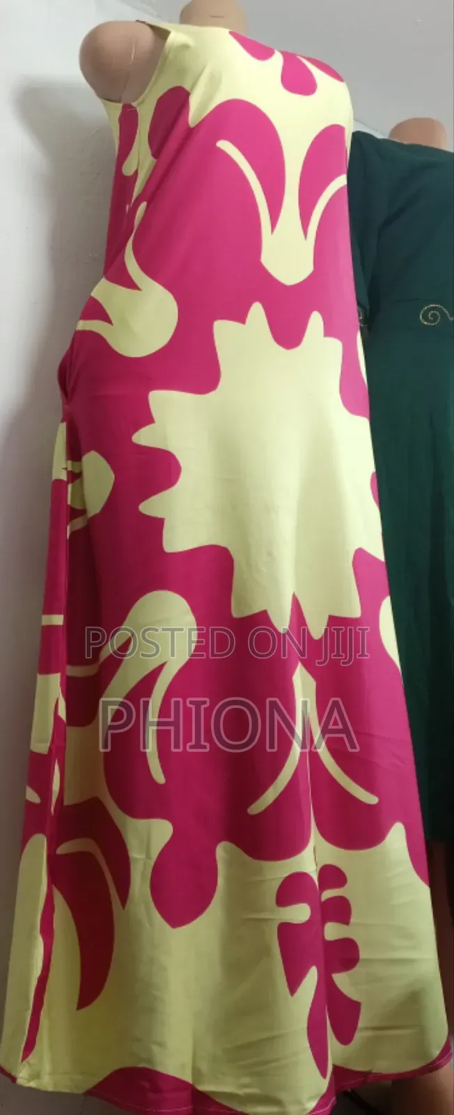 Long Free Dresses for Women's