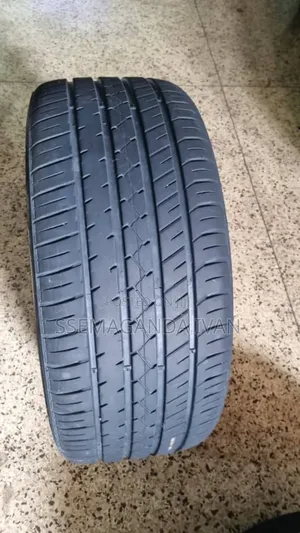 265/40r21 Lionhart Used Made in Thailand Used