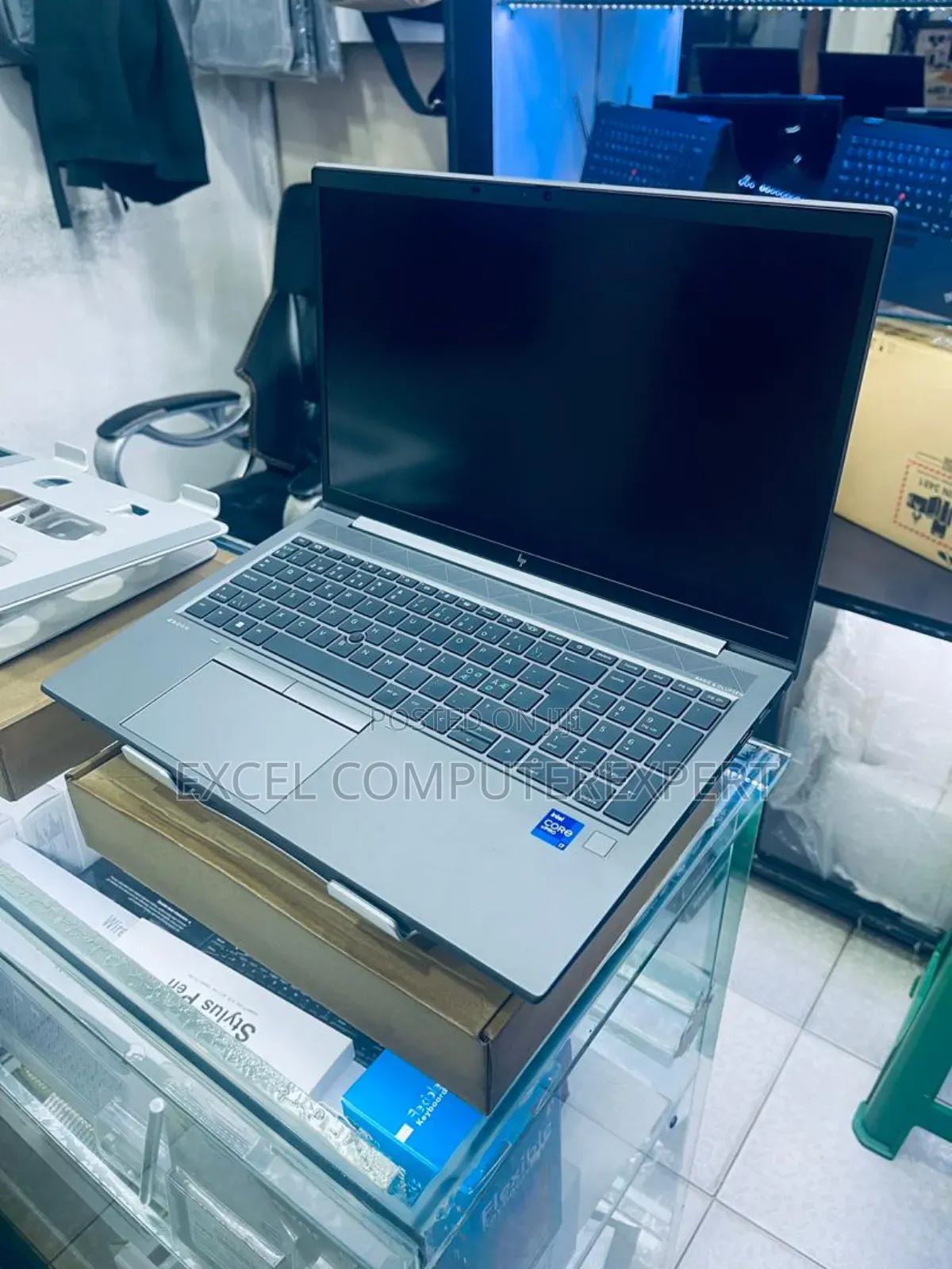 New Laptop HP ZBook Studio X360 15 G6 16GB Intel Core I7 SSD 512GB