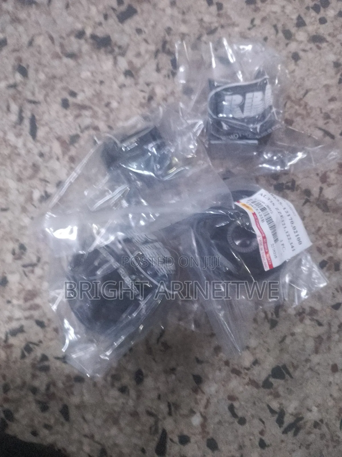 Suspension Plate and Stabilizer Bar Bushes for Noah 2010.