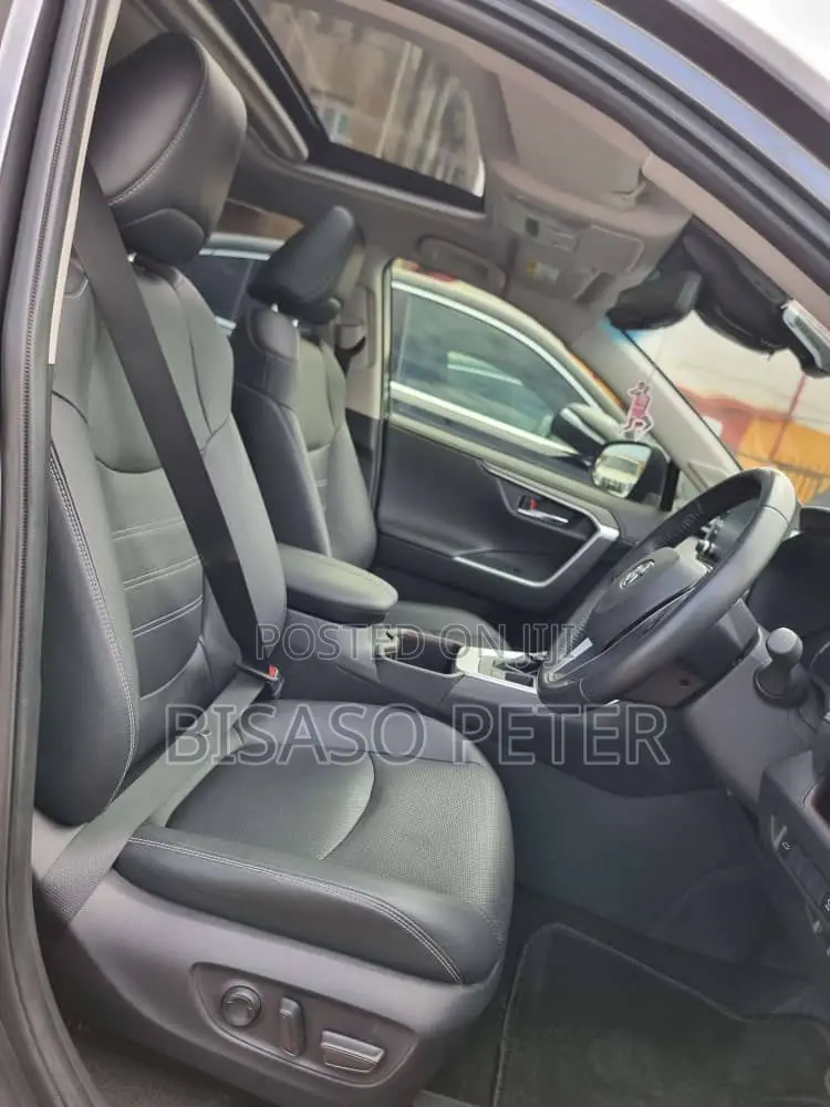 Toyota RAV4 2022 Gray