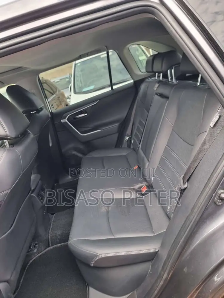 Toyota RAV4 2022 Gray