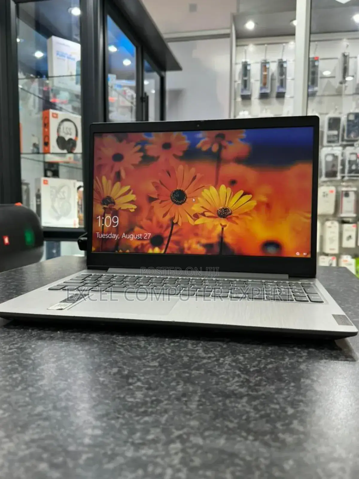New Laptop Lenovo IdeaPad 300 4GB Intel Core I5 HDD+SSD 256GB