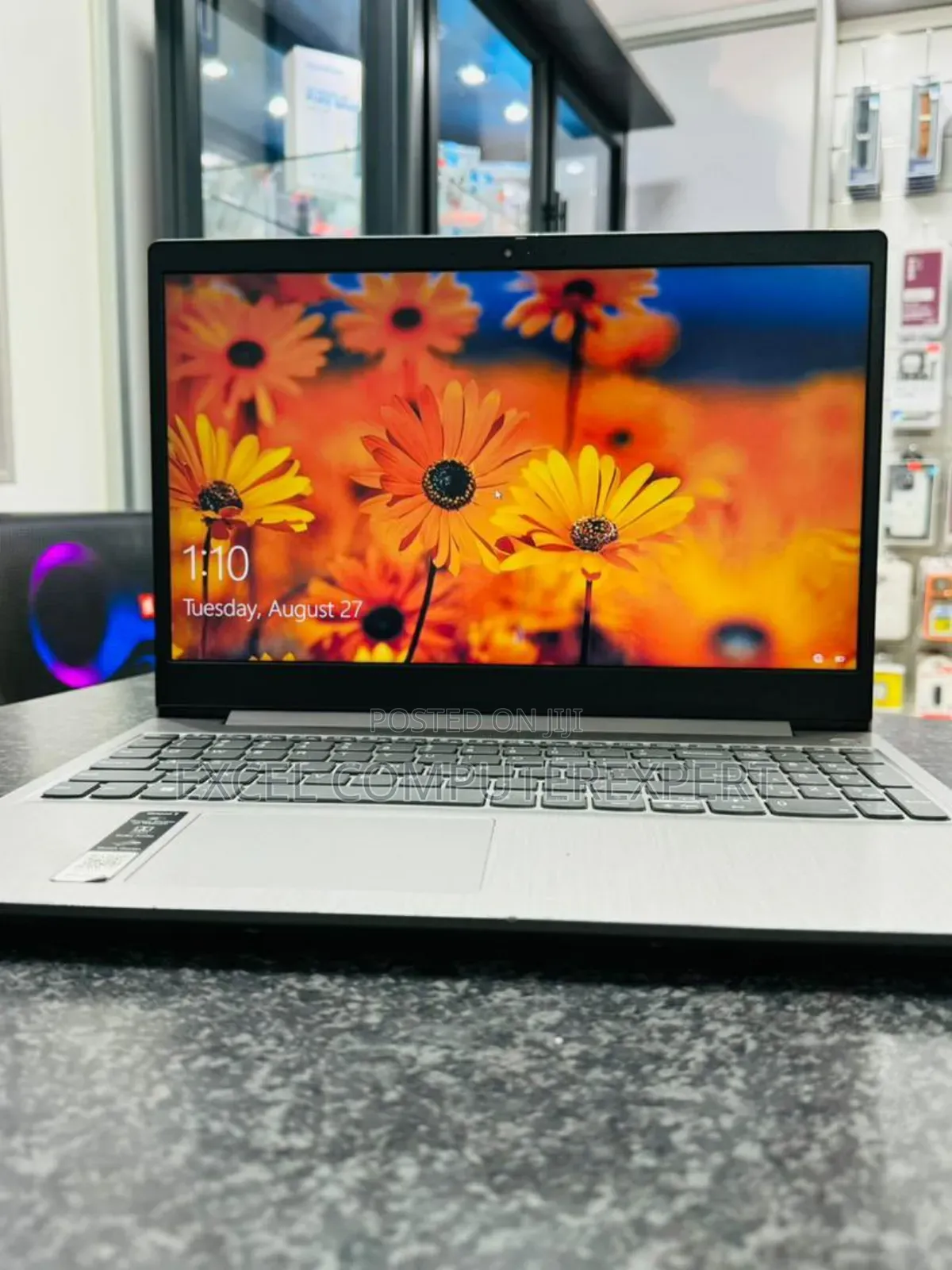 New Laptop Lenovo IdeaPad 300 4GB Intel Core I5 HDD+SSD 256GB