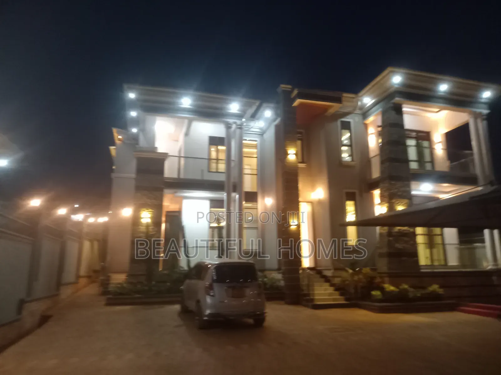 Furnished 5bdrm Duplex in Kira Rich Estate for sale