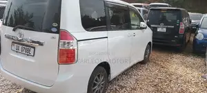 Toyota Noah 2010 White