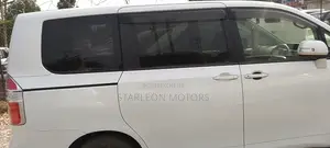 Toyota Noah 2010 White