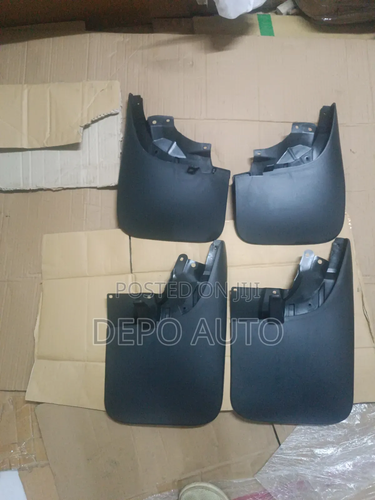 Nissan Hardbody 2004 Mudflaps