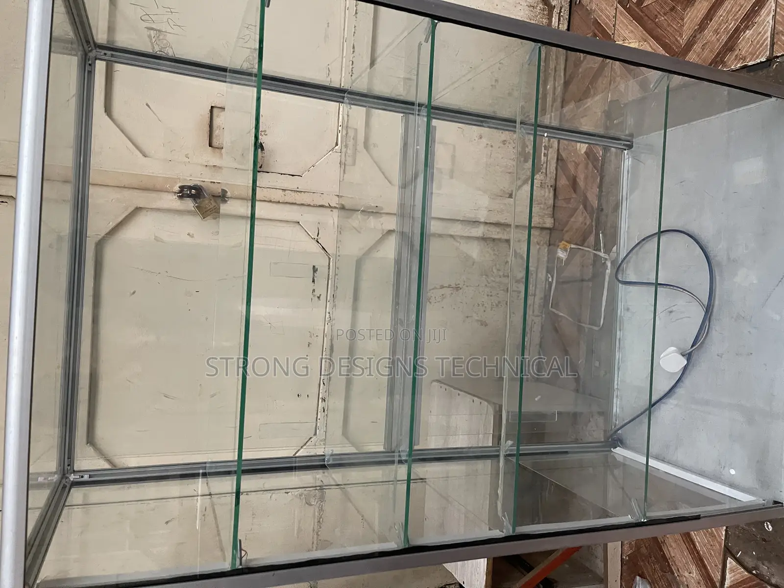 Glass Showcase/ Display Counter for Phones/Cosmetics,Watches