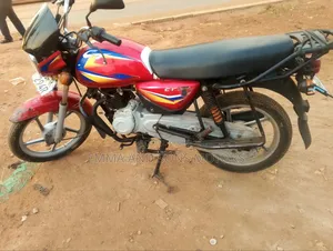 Bajaj Boxer 125 2022 Red