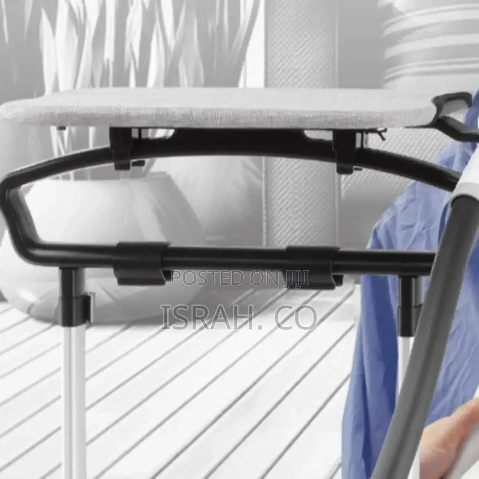 Garment Steamer With 2 Poles and Continuos Steam-