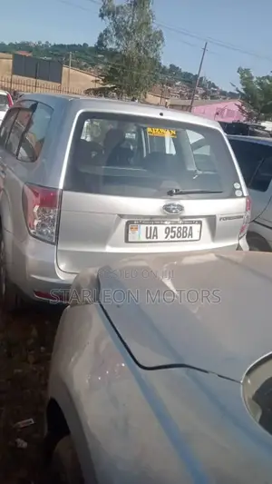 Subaru Forester 2010 Silver