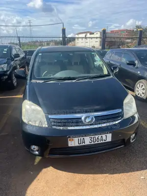 Toyota Raum 2010 Silver