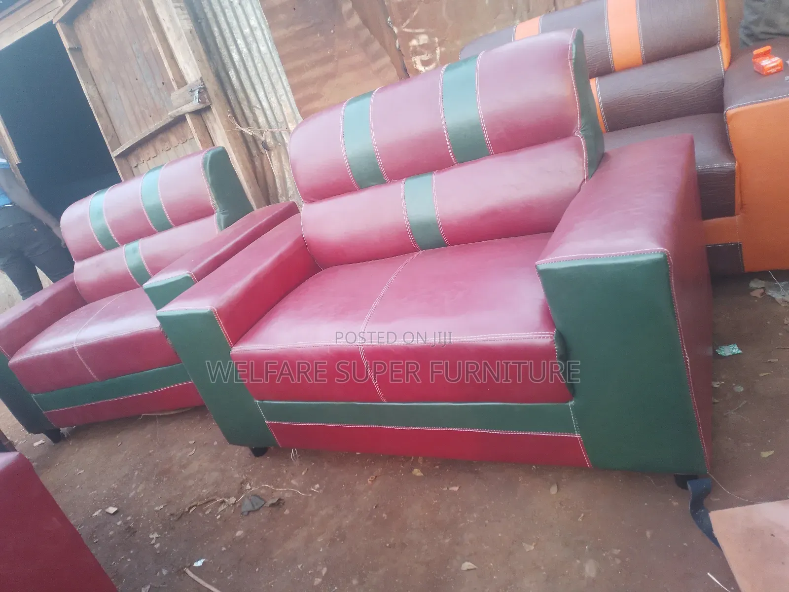 Maroon and Green Mixed 5 Seater