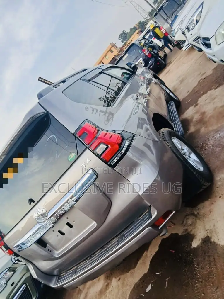 Toyota Land Cruiser Prado 2018 Gray