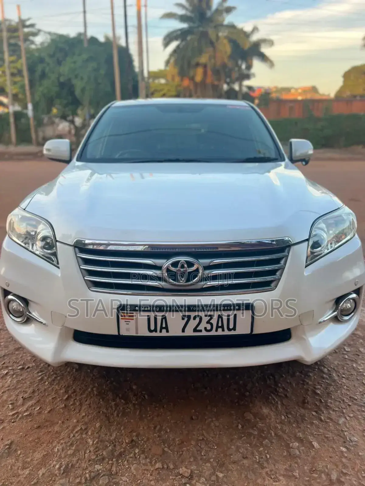 Toyota Vanguard 2010 White