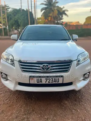 Toyota Vanguard 2010 White