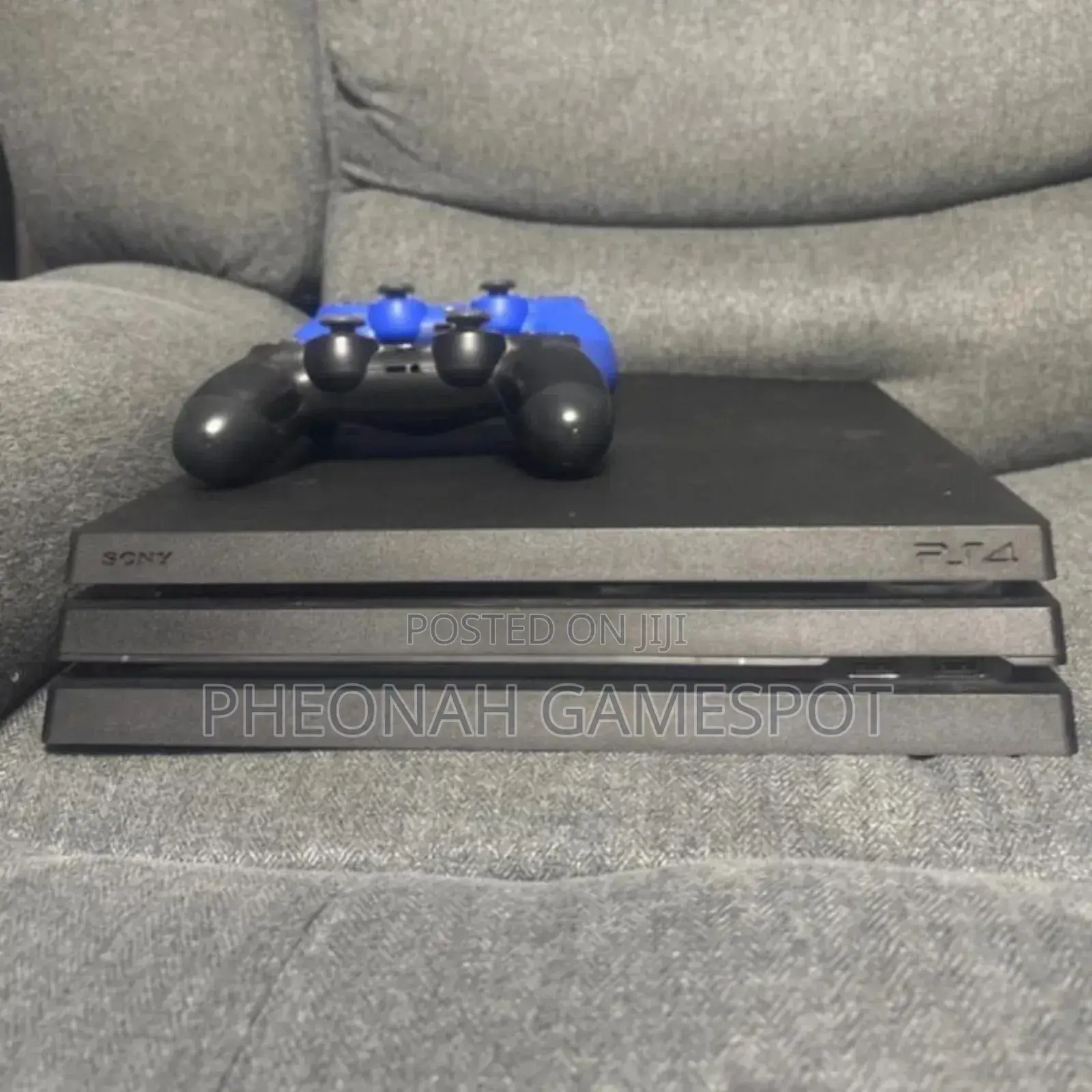 Used Playstation 4 Pro 1tb, 18 Games and 2 Controllers