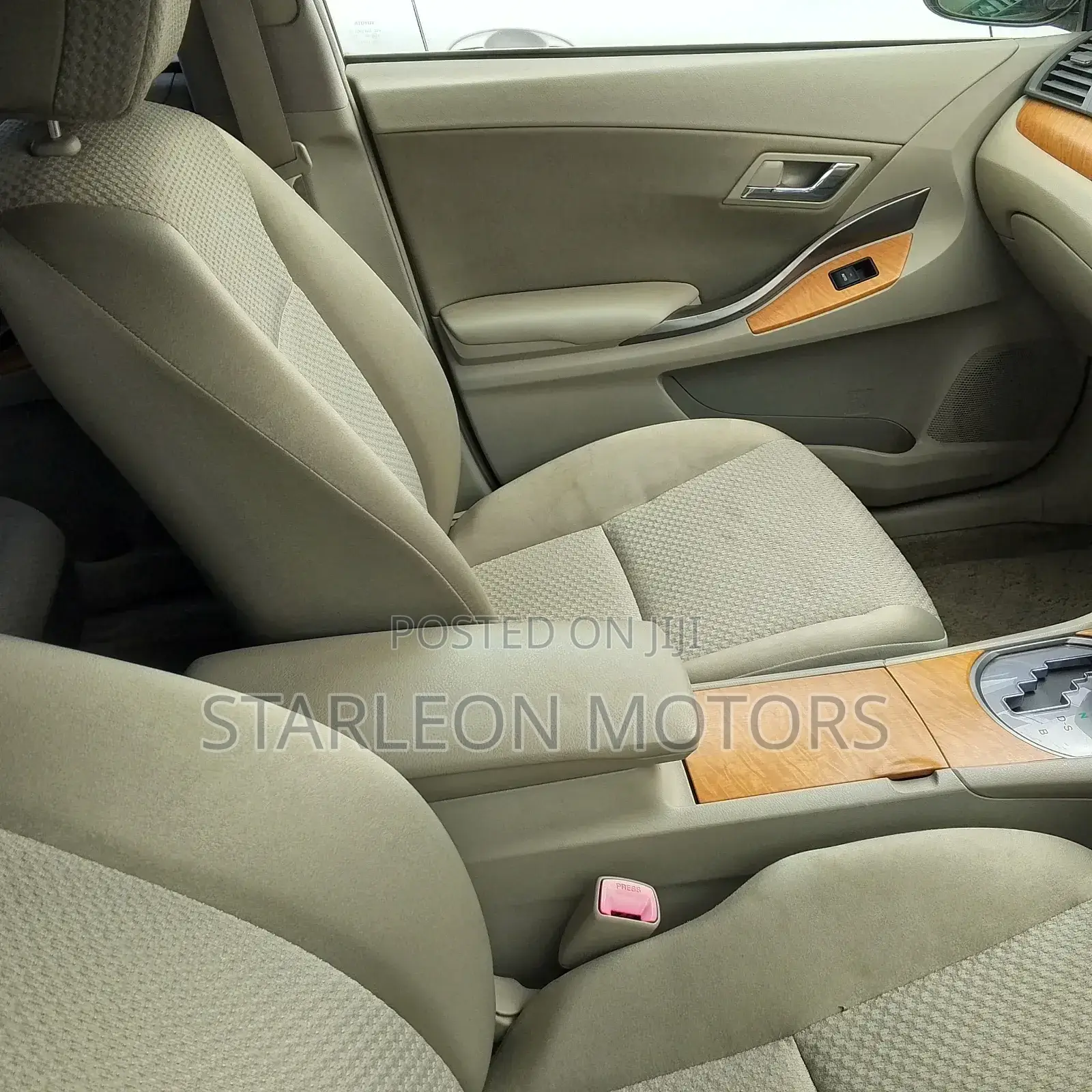 Toyota Premio 2010 White