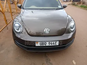 Photo - Volkswagen Beetle 2018 Gray