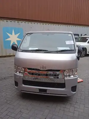 Toyota HiAce 2011 Silver