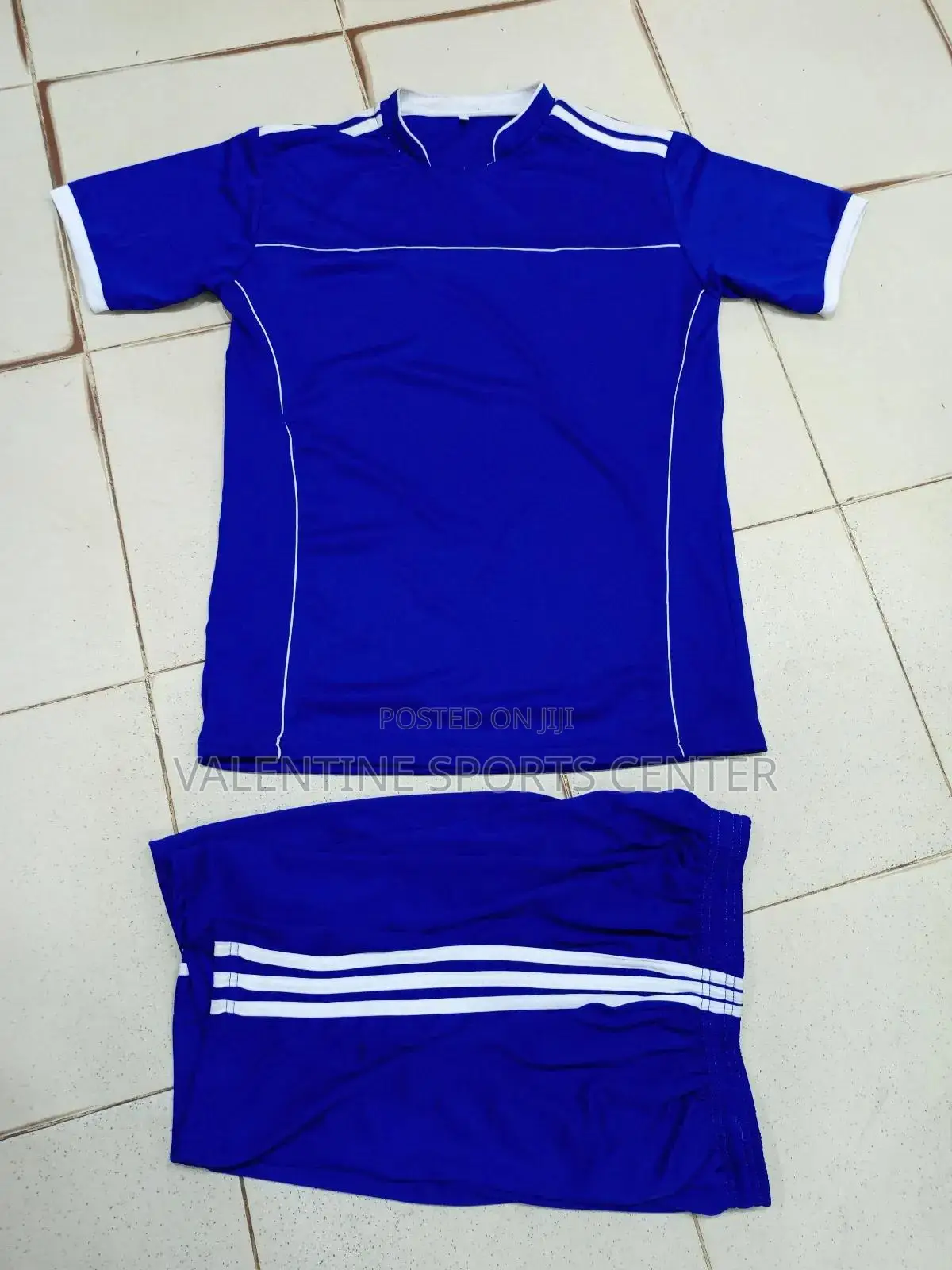 Am Man Selling Jersey Different Colors and Sizes