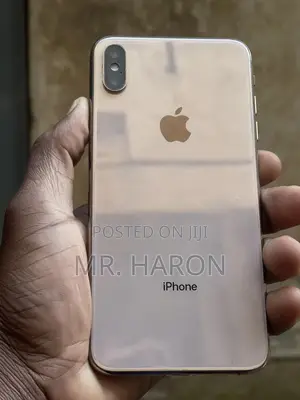 Photo - Apple iPhone XS Max 512 GB Gold