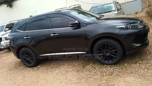 Toyota Harrier 2.0 2016 Black