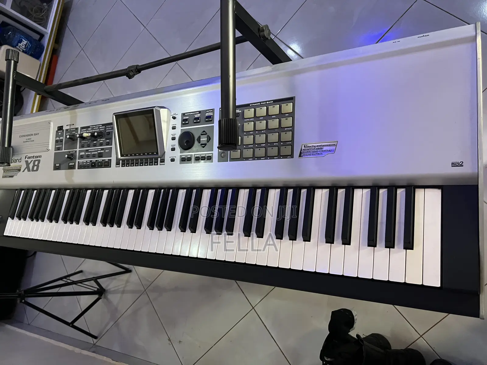Keyboard Roland Fantom X8