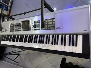 Photo - Keyboard Roland Fantom X8
