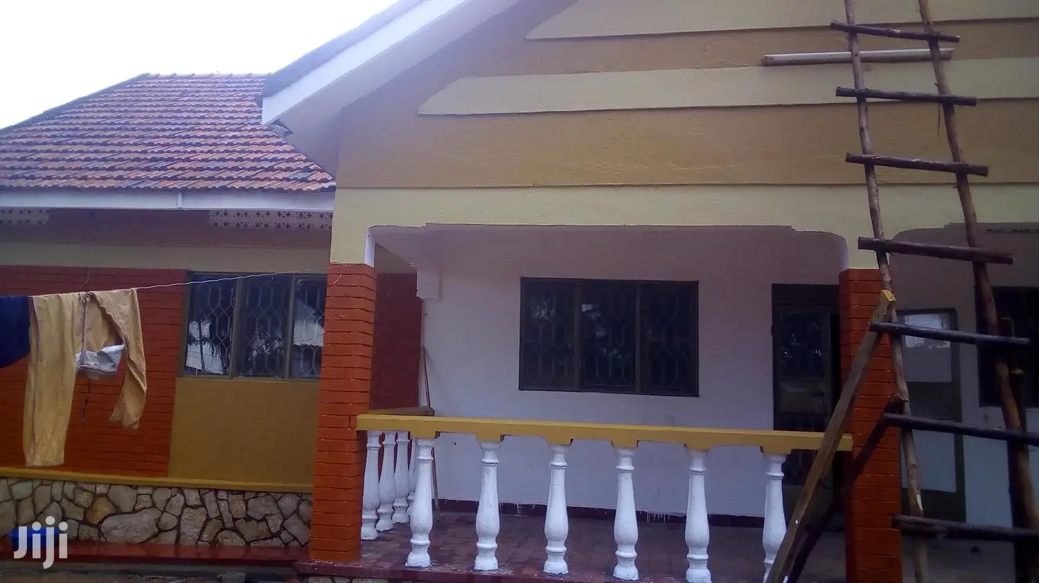 Four Bedroom House In Old Kira Road For Rent