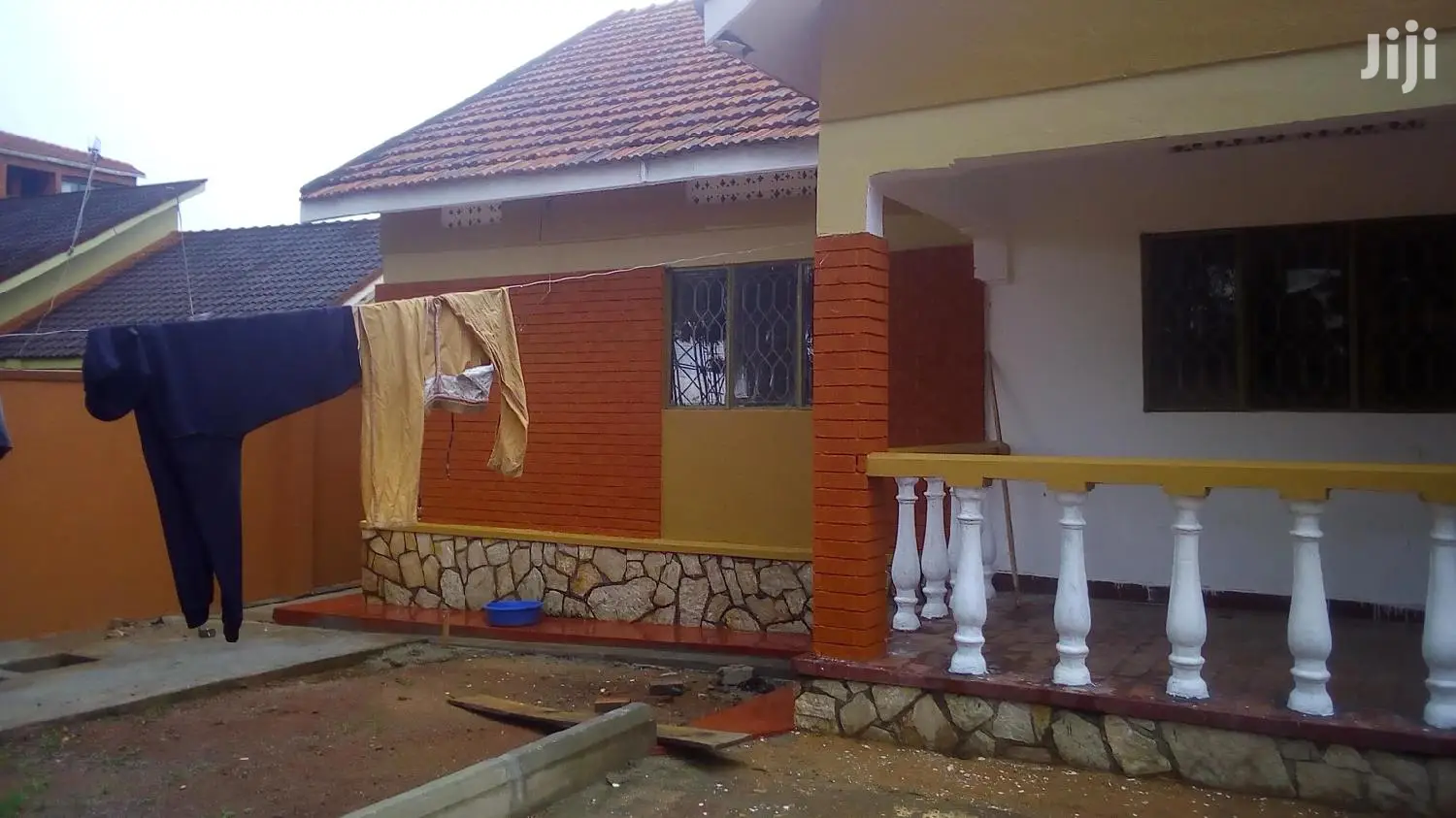 Four Bedroom House In Old Kira Road For Rent