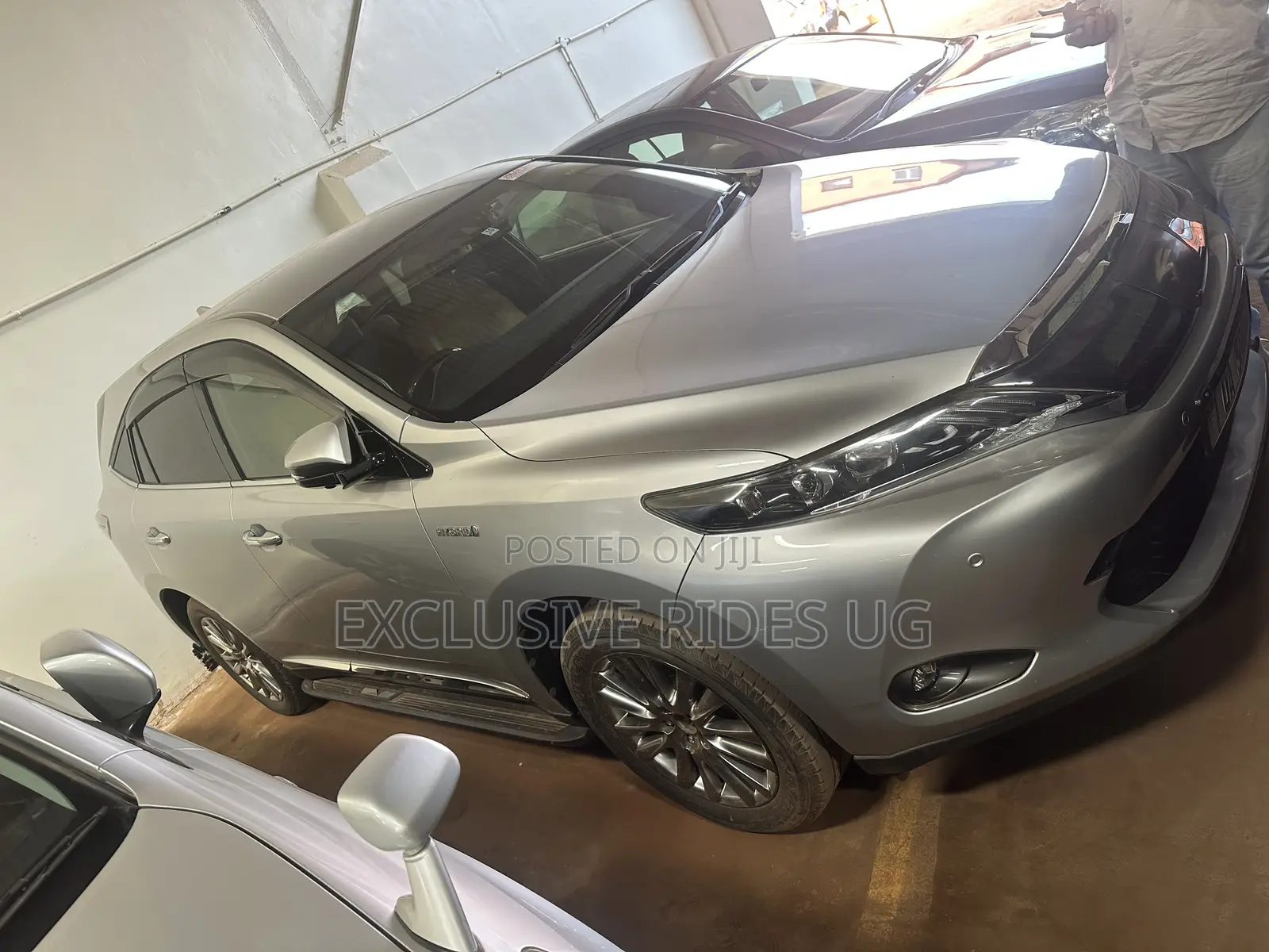 Toyota Harrier 2.5 Hybrid 4WD 2016 Silver