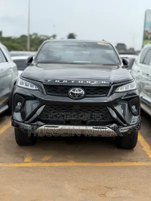 Photo - Toyota Fortuner 2.8 D AWD 2021 Black