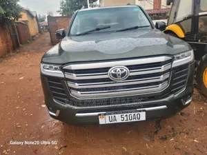 Toyota Land Cruiser 2014 Green
