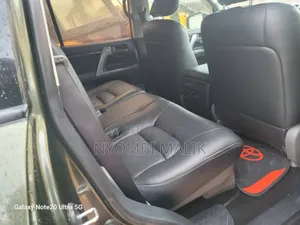 Toyota Land Cruiser 2014 Green