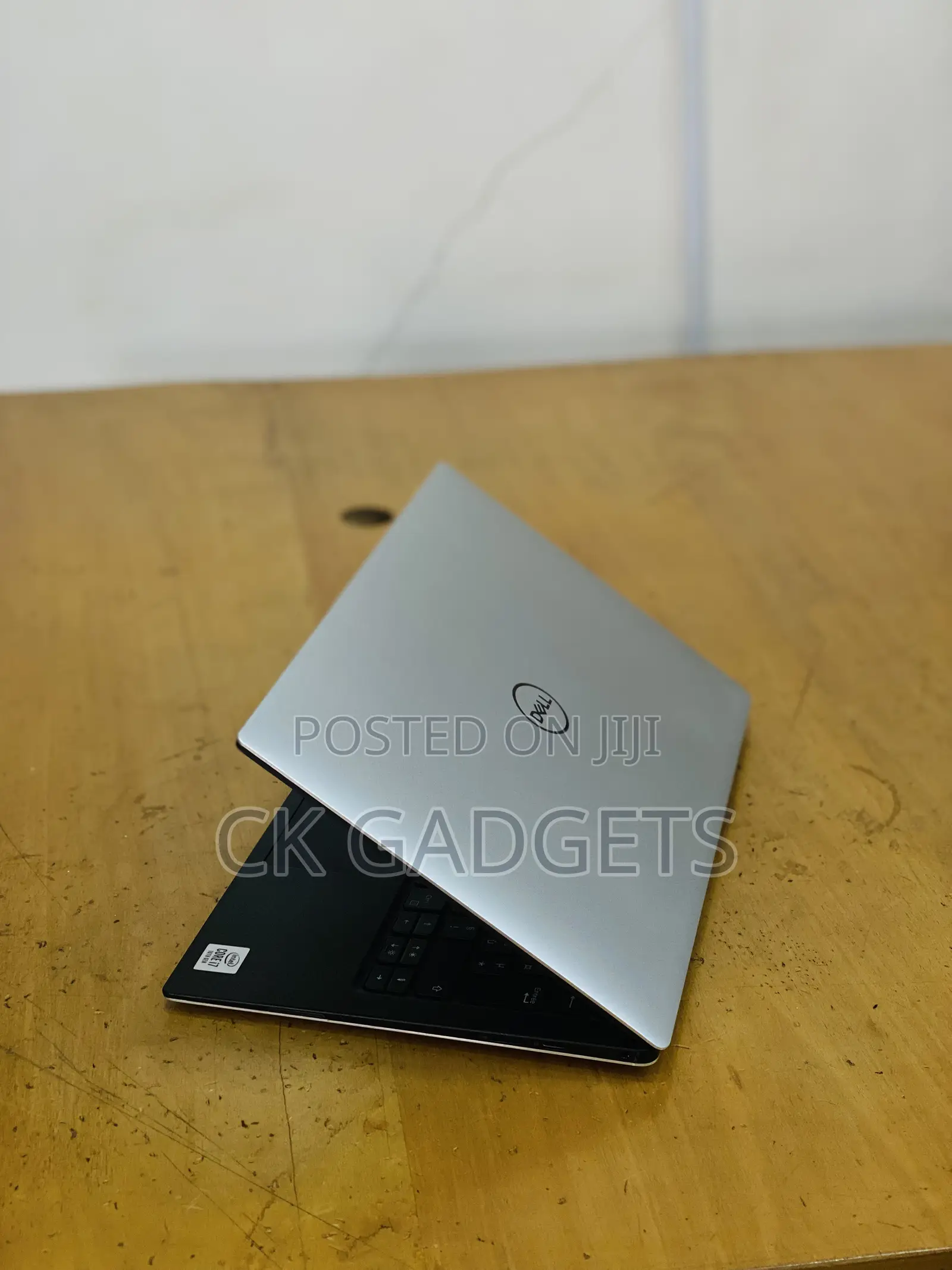 New Laptop Dell XPS 13 7390 16GB Intel Core I7 SSD 256GB