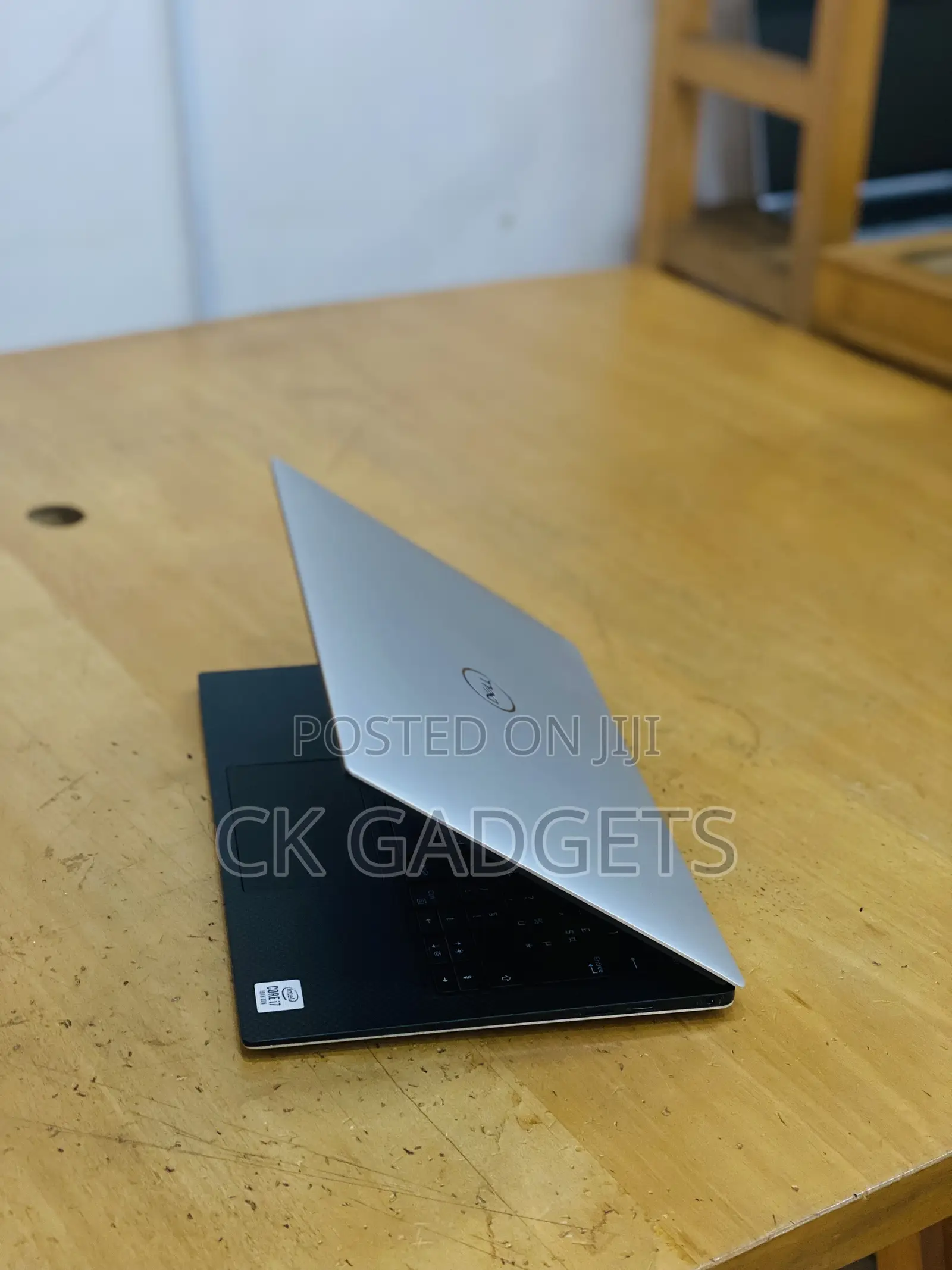 New Laptop Dell XPS 13 7390 16GB Intel Core I7 SSD 256GB