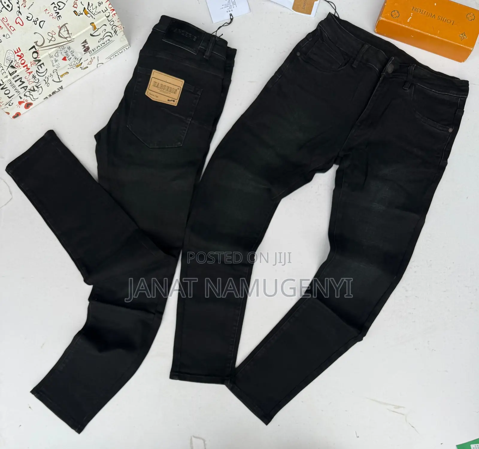Haroeris Plain Black Jeans