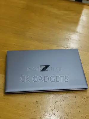 New Laptop HP ZBook Firefly 15 G7 16GB Intel Core I7 SSD 512GB