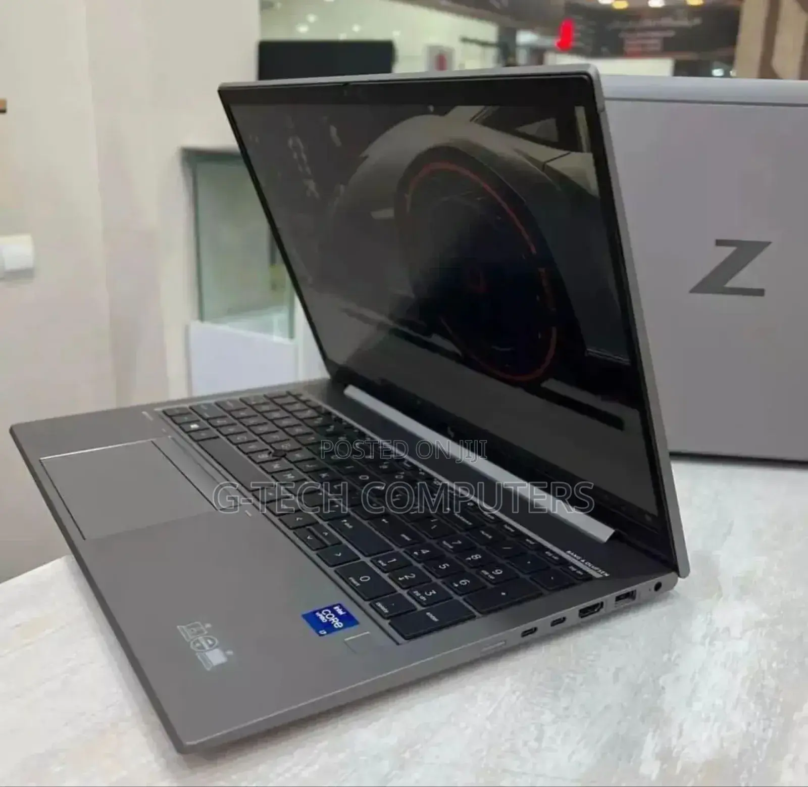 New Laptop HP ZBook Firefly G8 16GB Intel Core I7 SSD 512GB