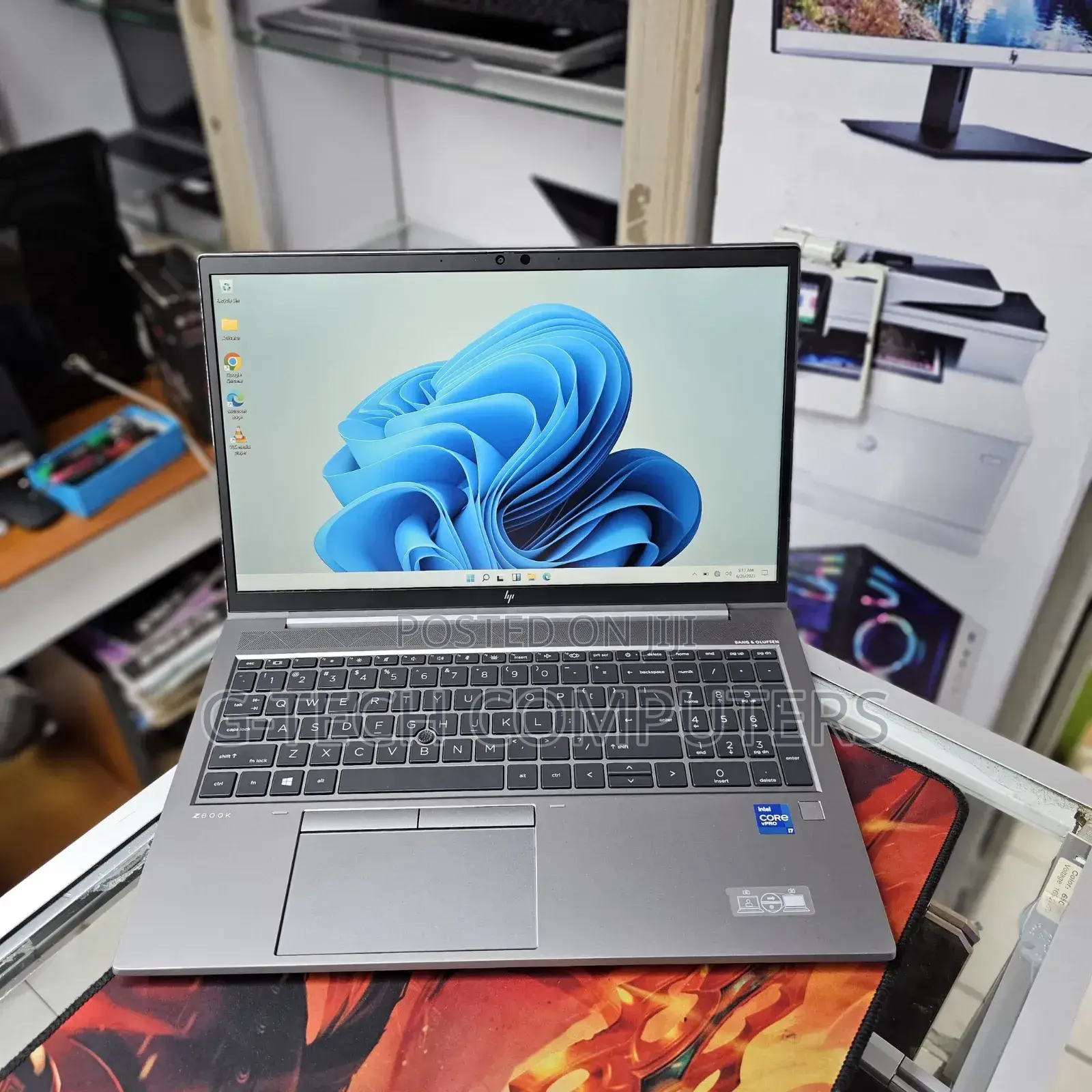 New Laptop HP ZBook Firefly G8 16GB Intel Core I7 SSD 512GB