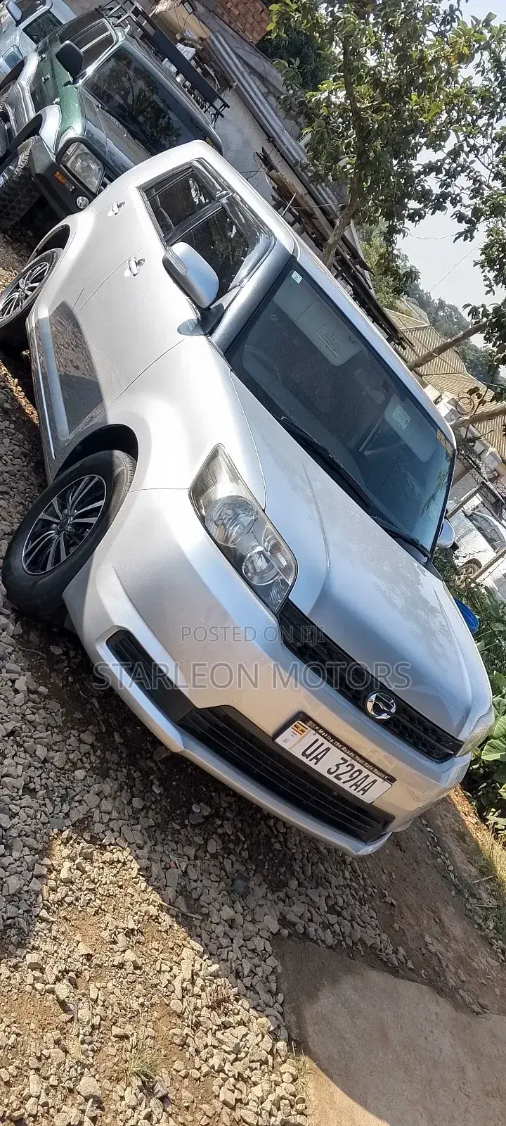 Toyota Corolla Rumion Hatchback 1.5 FWD 2010 Silver