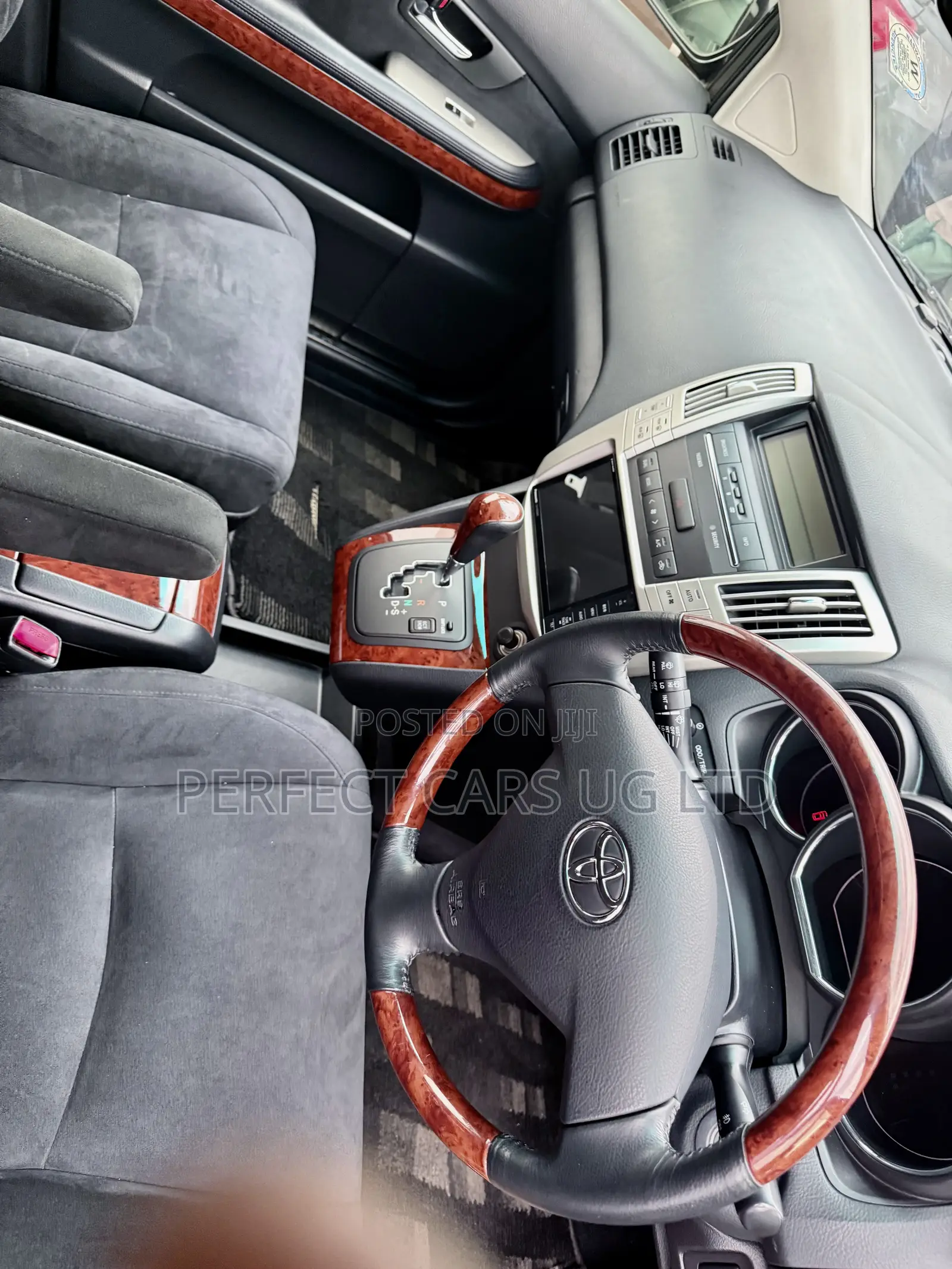 Toyota Harrier 2.4 2013 Black