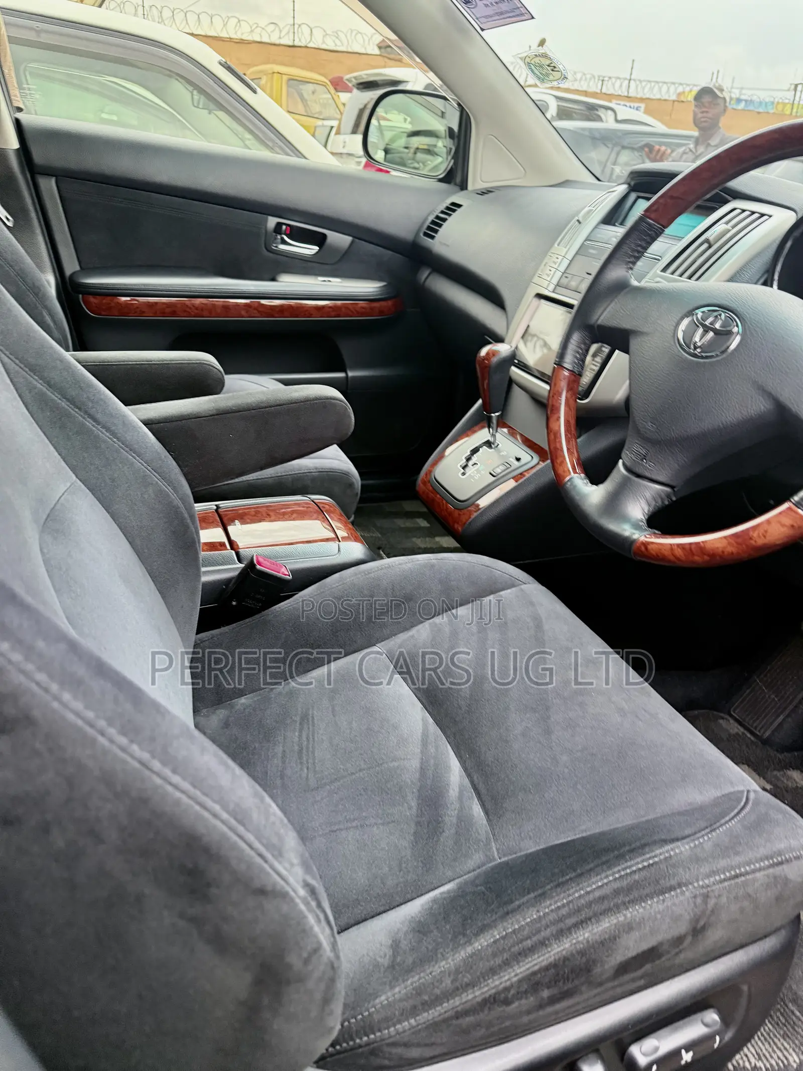 Toyota Harrier 2.4 2013 Black