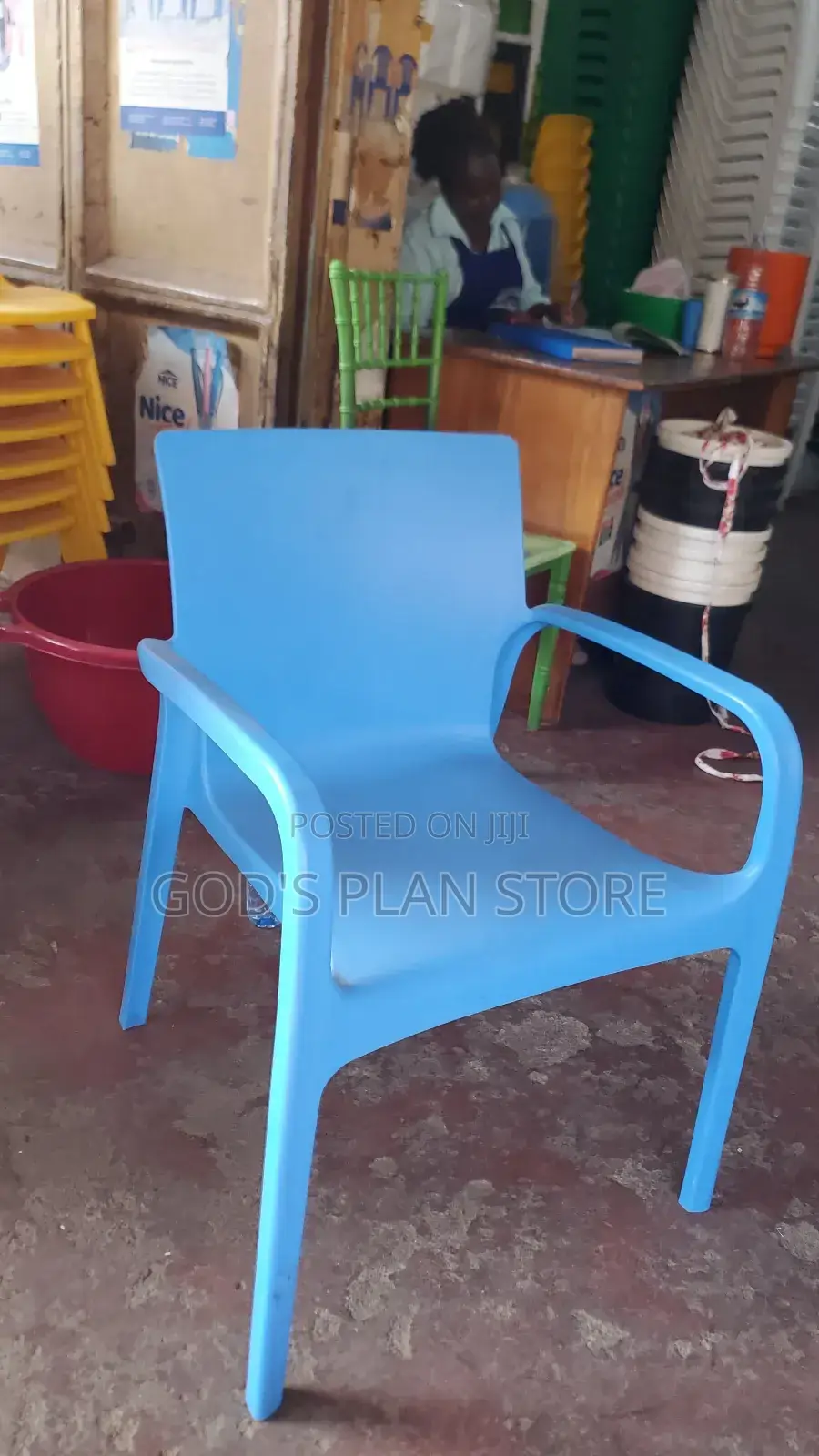 Instock Plastic Chairs Instock Plastic Chairs