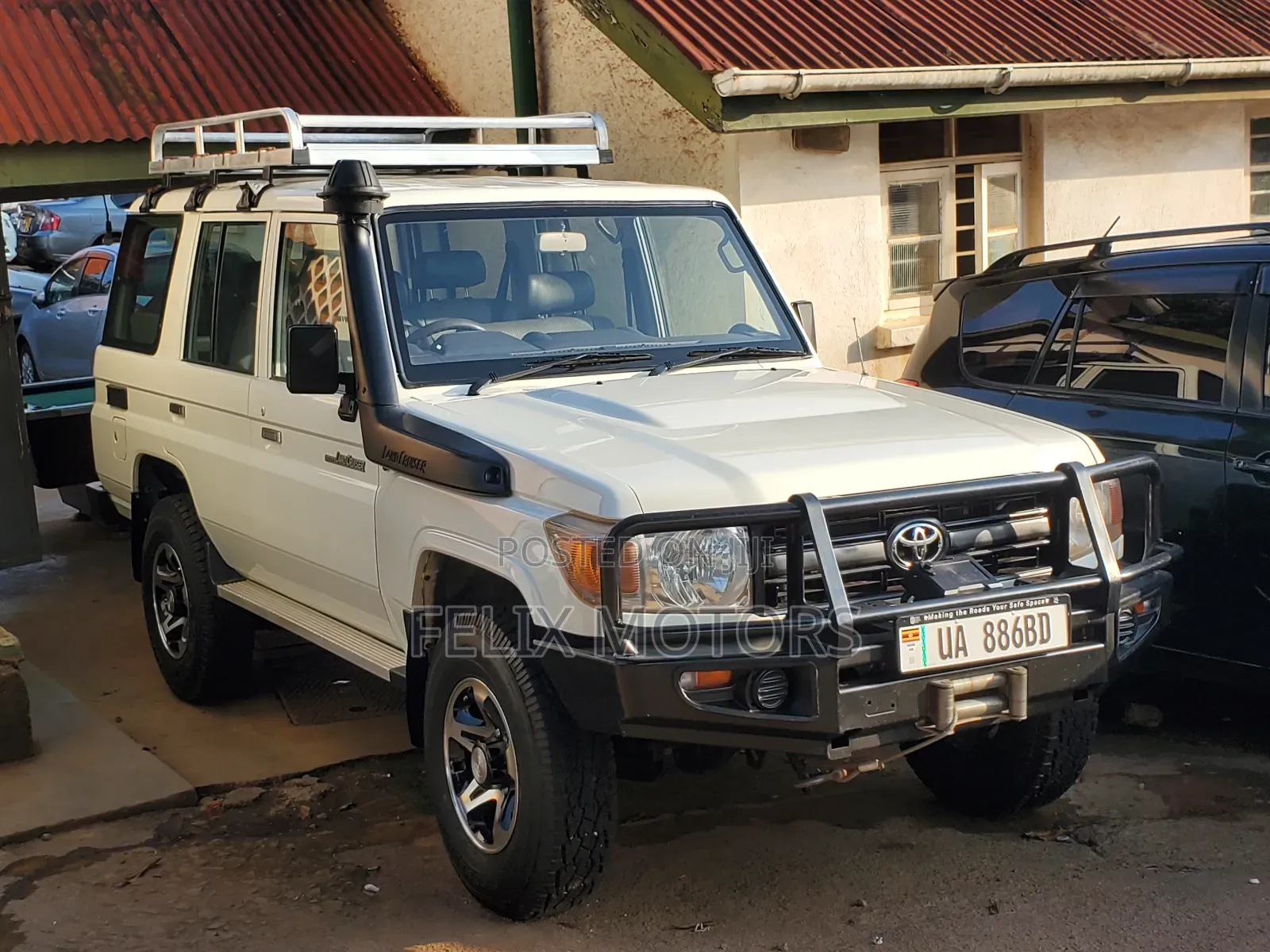 Toyota Land Cruiser 2016 White