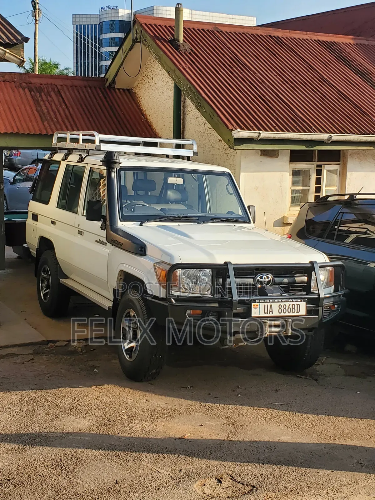 Toyota Land Cruiser 2016 White