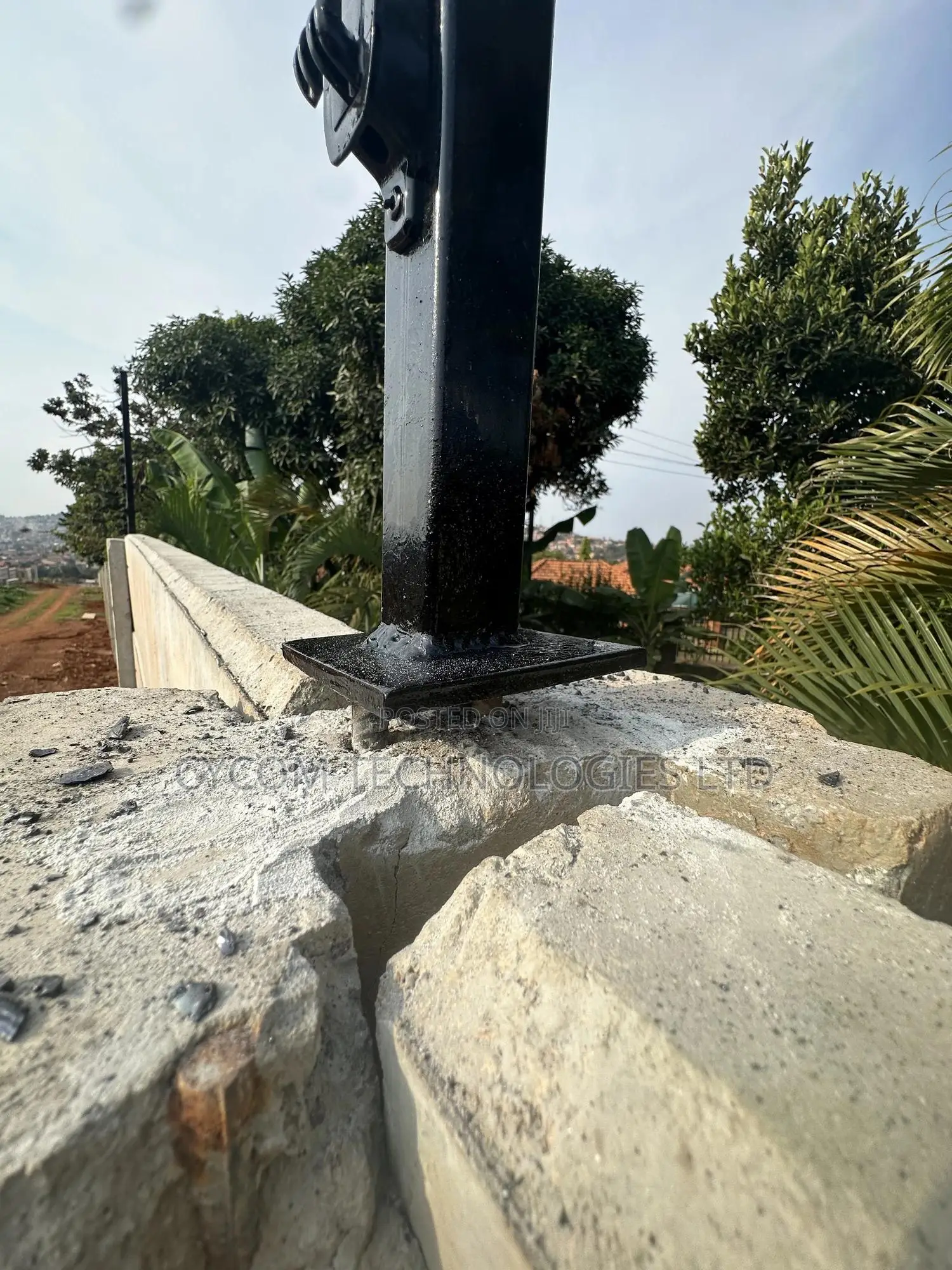 Electric Fence With Galvanized 40 Mm Stands