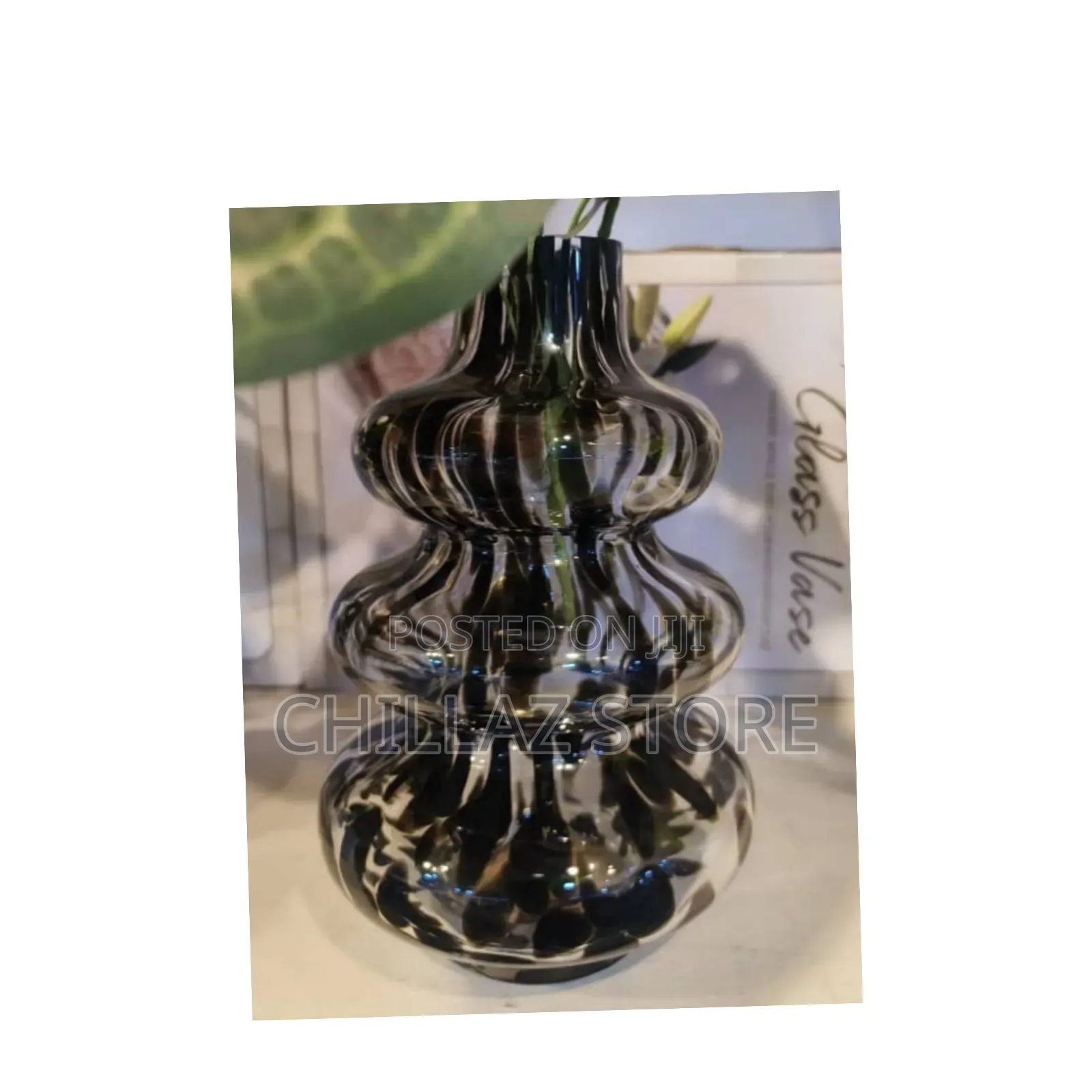 Round Flower Glass Vase.